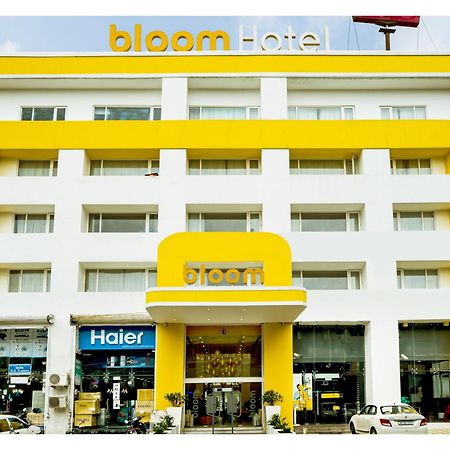 Bloom Hotel - Jammu Buitenkant foto