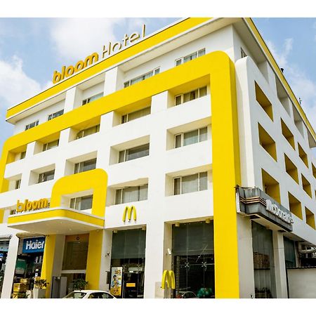 Bloom Hotel - Jammu Buitenkant foto